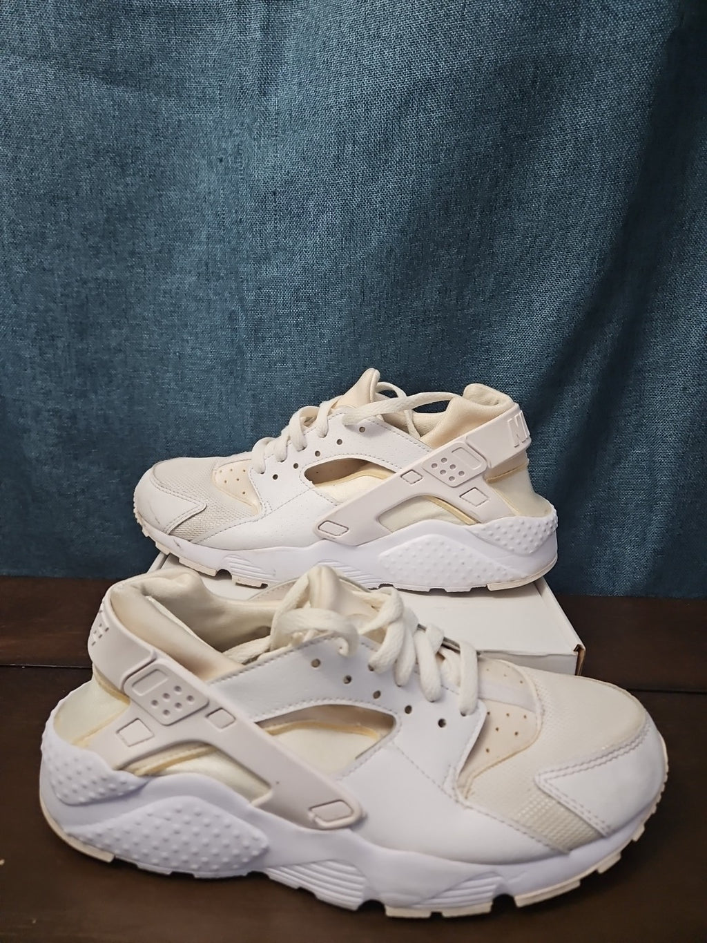 Nike Air Huarache Triple White GS 654275-110 Size 6.5Y | Women's 8 | Retro