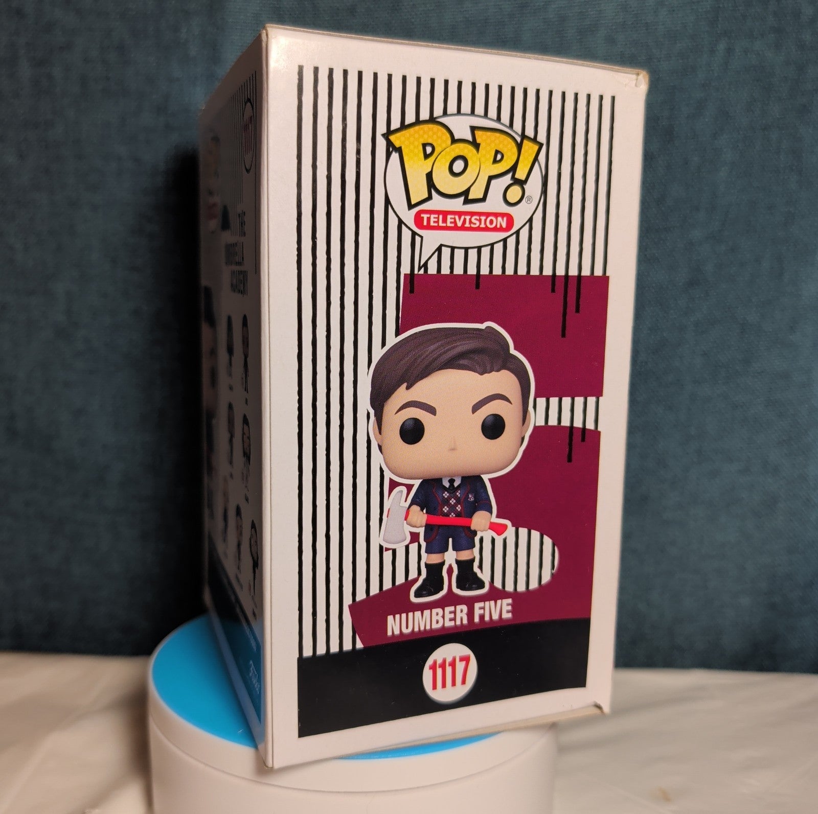 Funko Pop Television Umbrella Academy Number Five 1117 Vinyl in Box w Protector