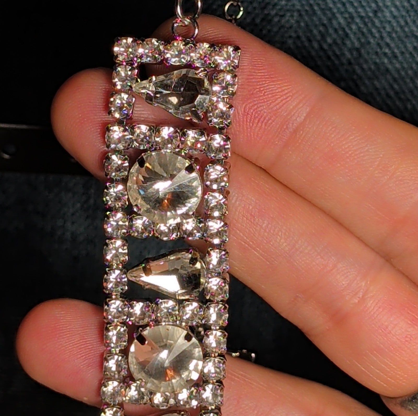 Beautiful Vintage Rhinestone Bracelet 7” w/Safety Chain   403J
