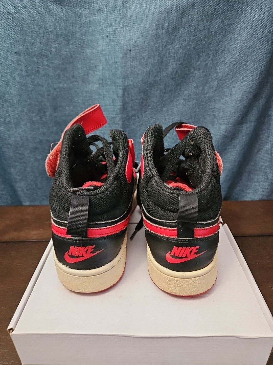 Nike Court Borough Mid 2 GS Bred Black University Red Size 6Y