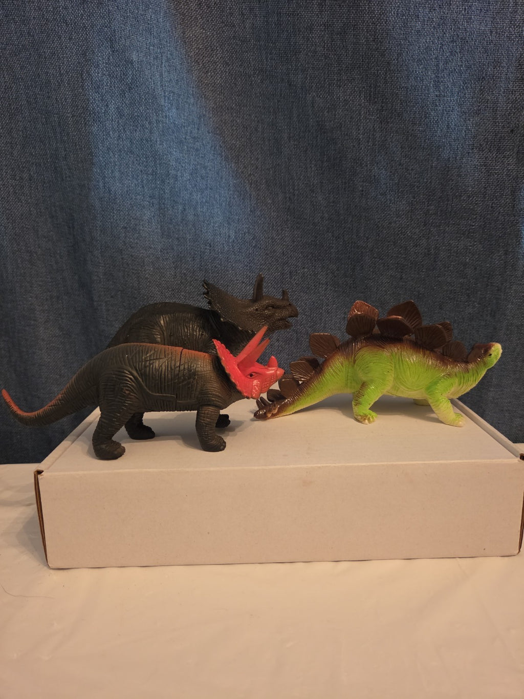 Dinosaur Toy Figures Lot of 3 Triceratops Stegosaurus Vintage Plastic Toy