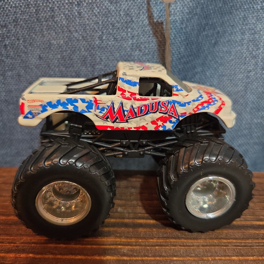 Hot Wheels Monster Jam Madusa Truck Diecast 2011