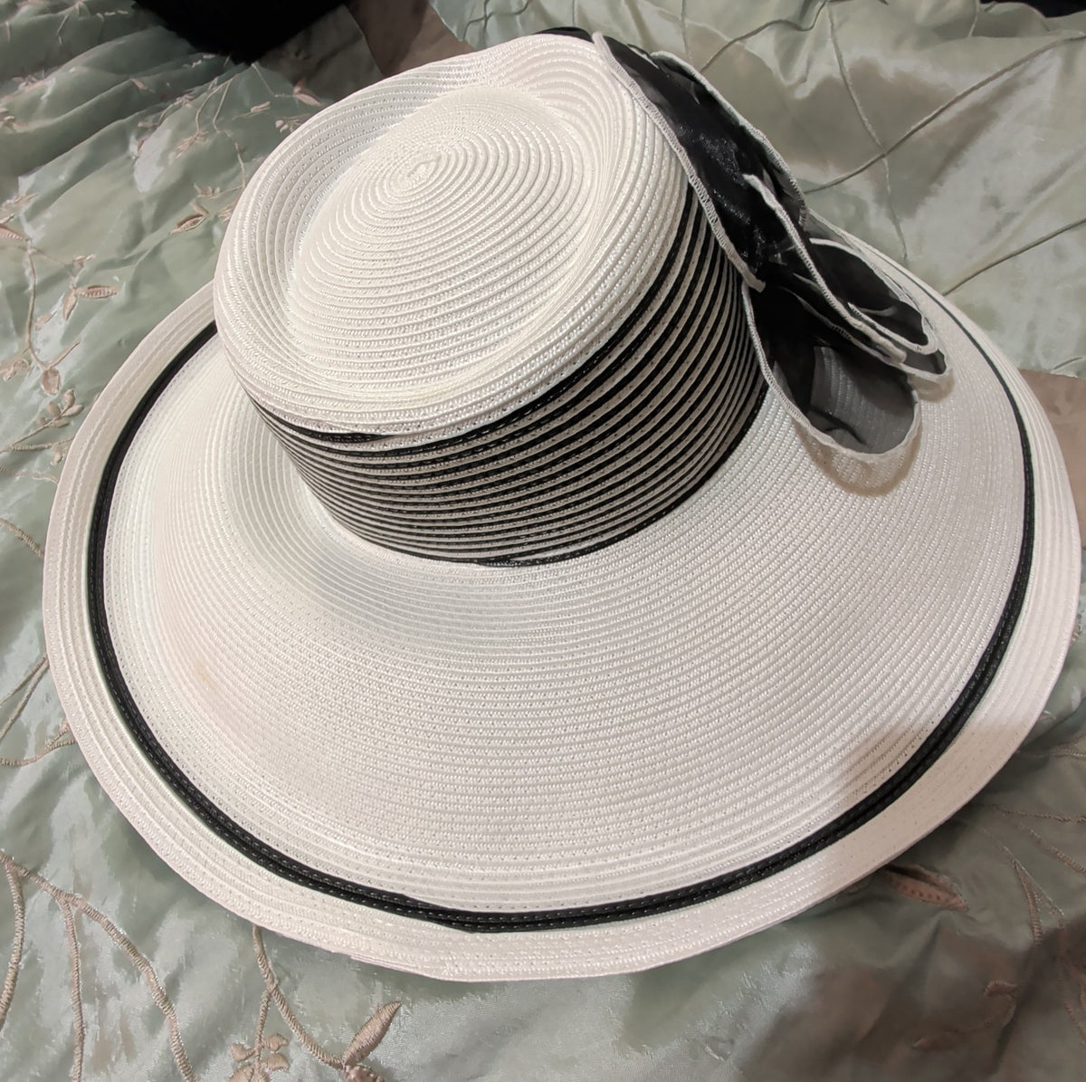 Tuscany Wide Brim Church Derby Dress Hat Black White Flower Bow Ribbon