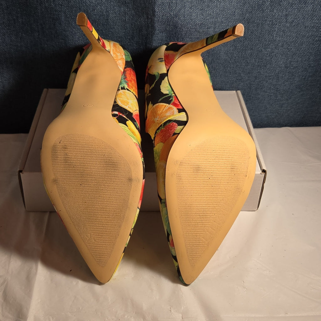 Liliana Fruit Print Pumps 8.5 Scalloped Stiletto Heels Watercolor Fruit Salad
