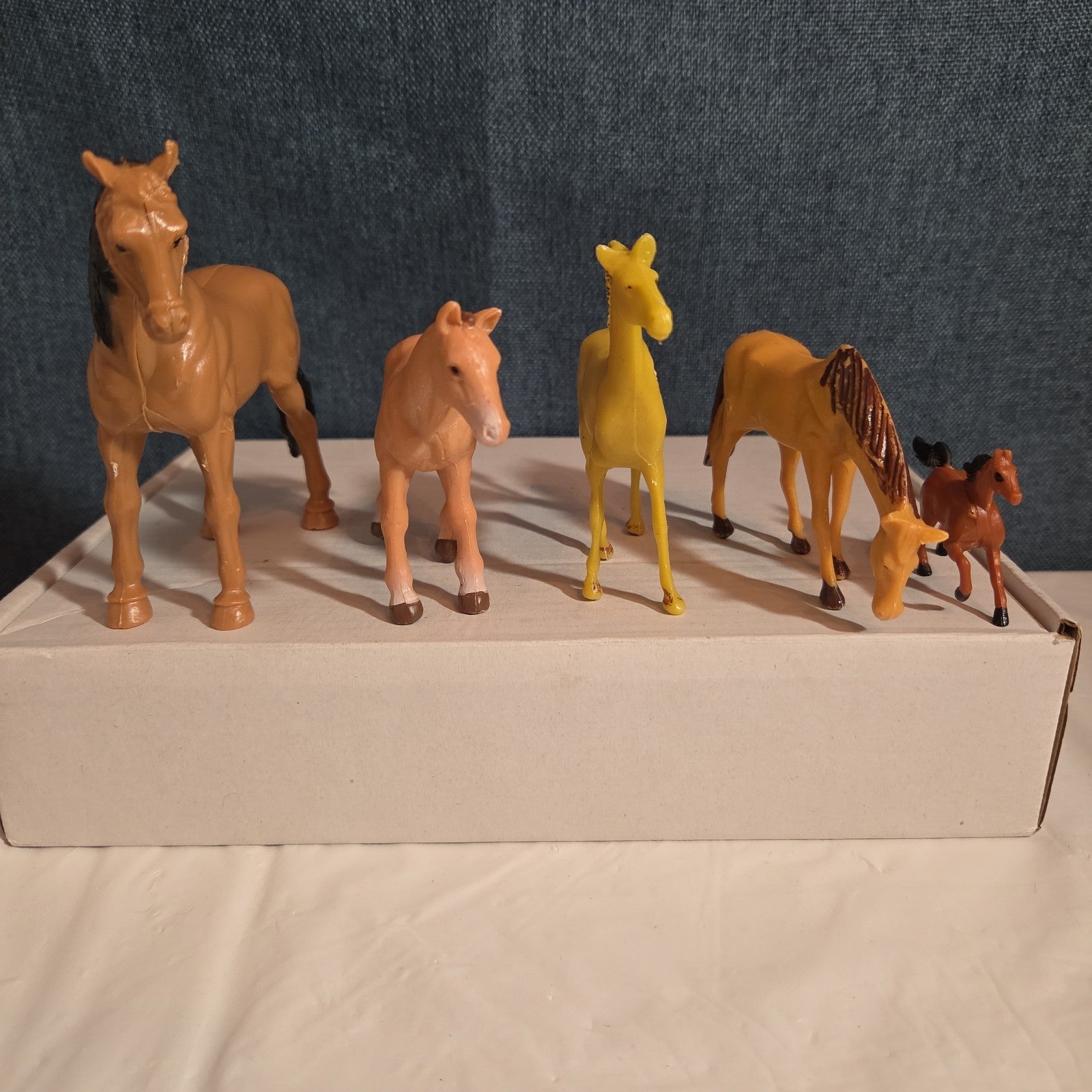 Plastic Animal Figures Toy Lot 24pc Safari Farm Zoo Animals