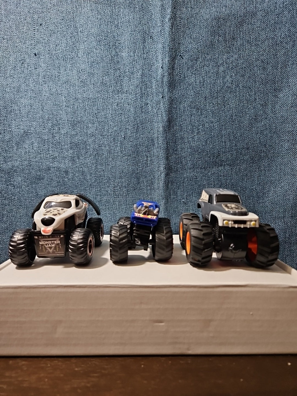 3-Piece Monster Truck Set | Hot Wheels Twin Mill & Howlin' Heat