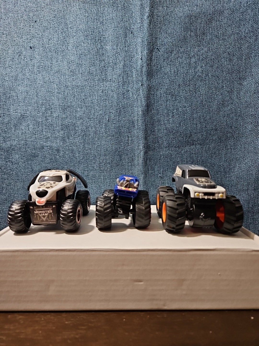 3-Piece Monster Truck Set | Hot Wheels Twin Mill & Howlin' Heat