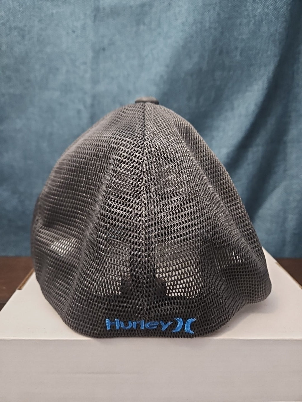 Hurley Flex-Fit Mission Trucker Hat Cap Size L/XL Gray Mesh Performance Surf