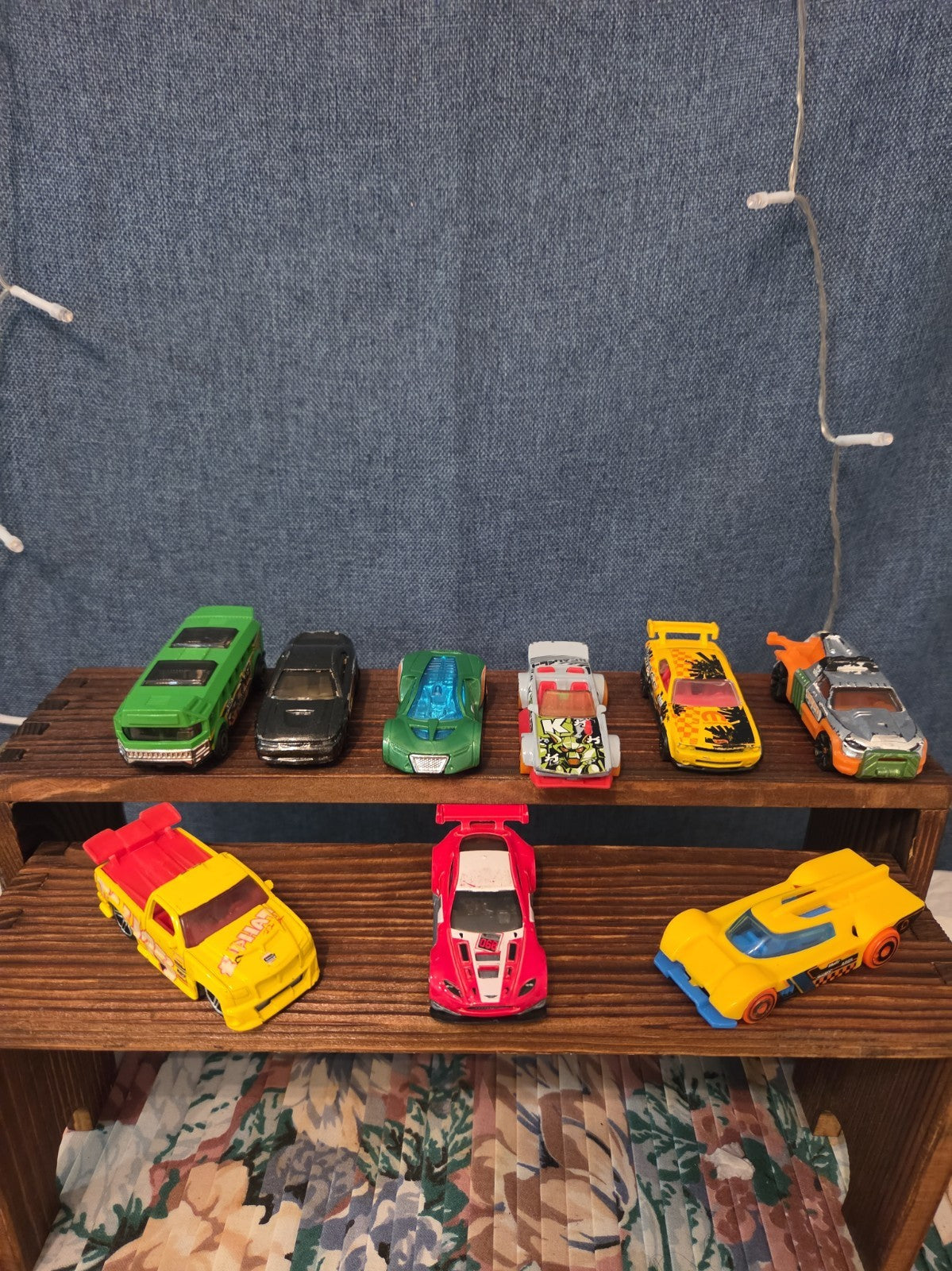Hot Wheels Lot of 9 Assorted Die-Cast Race Cars 2000s Vibe