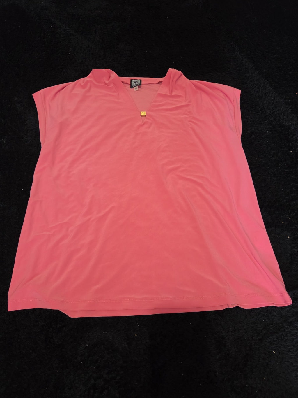 Anne Klein Sport Blouse Coral Lion Logo V-Neck Jersey Career Top Gently Used L
