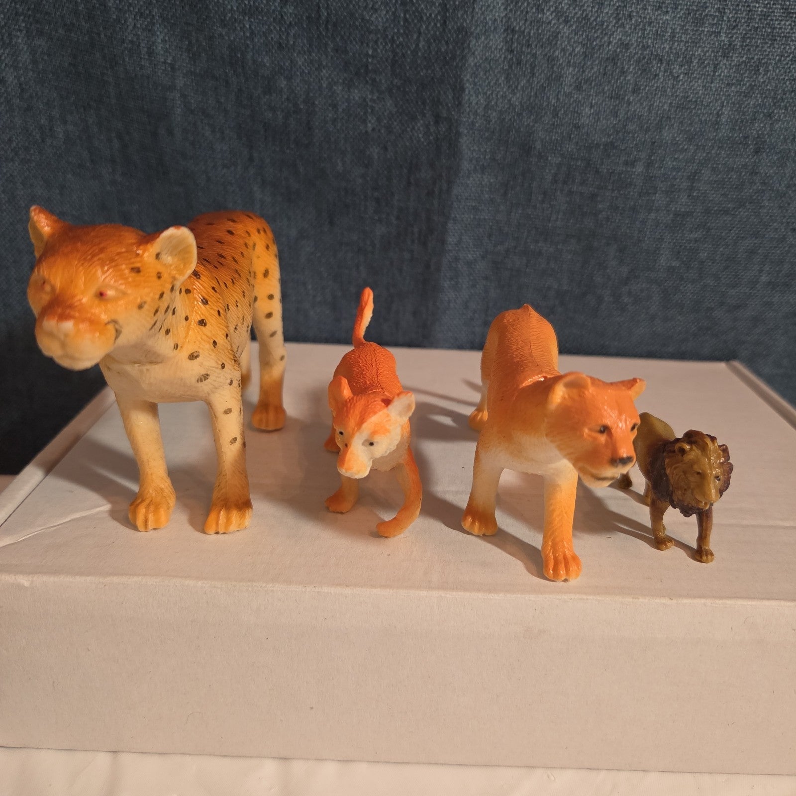 Plastic Animal Figures Toy Lot 24pc Safari Farm Zoo Animals