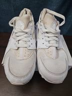 Nike Air Huarache Triple White GS 654275-110 Size 6.5Y | Women's 8 | Retro