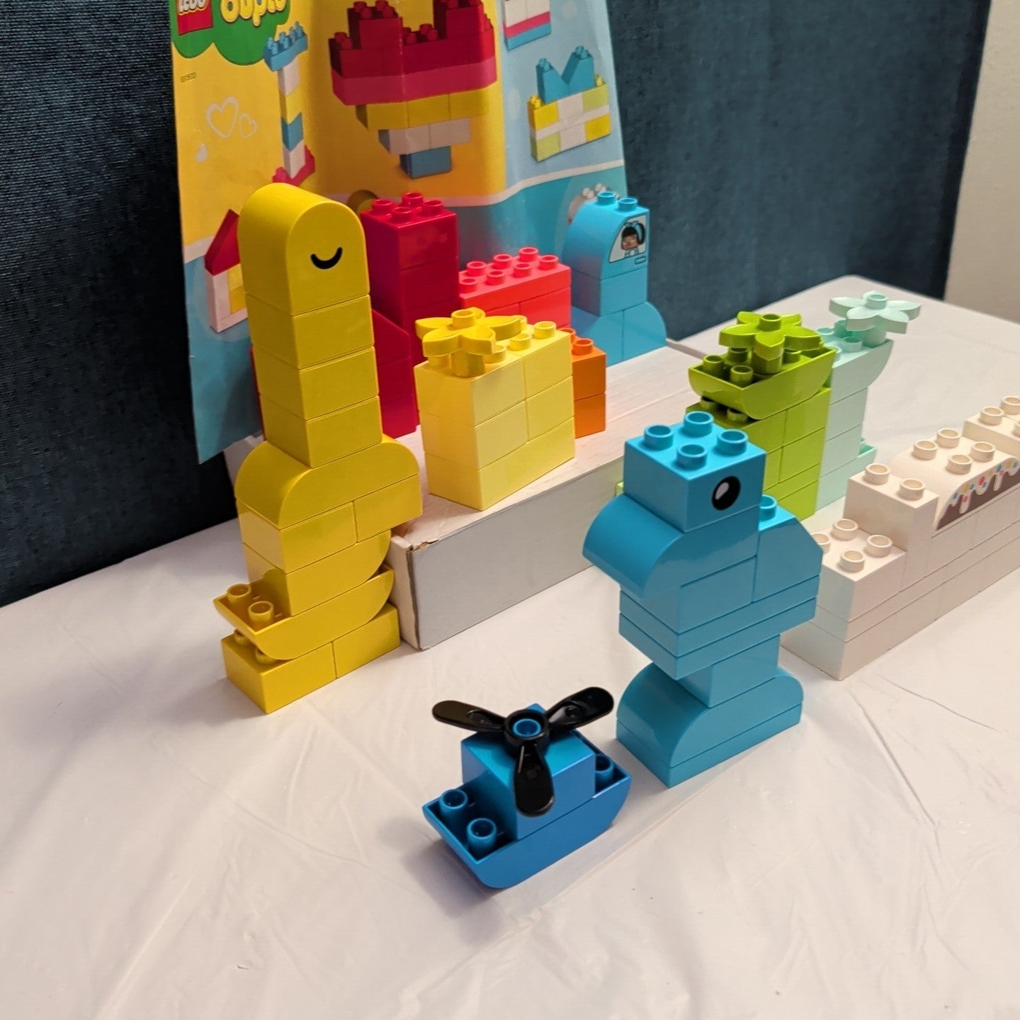 LEGO DUPLO 10909 Heart Box 80 Pieces Toddler Building Toy 2020 Retired Complete