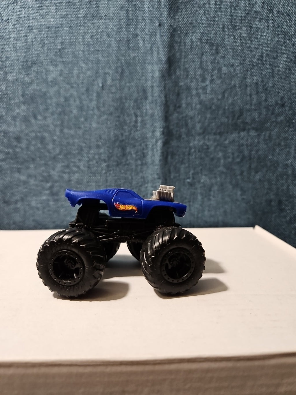 3-Piece Monster Truck Set | Hot Wheels Twin Mill & Howlin' Heat