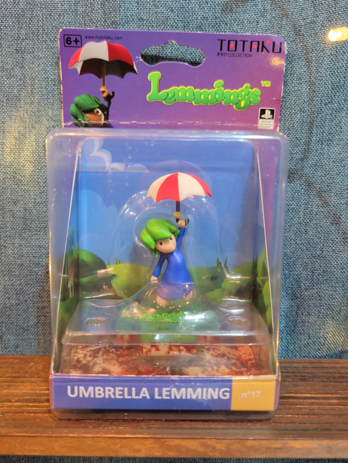 Totaku #17 Umbrella Lemming Figure Sony PlayStation Retro Gaming NIB