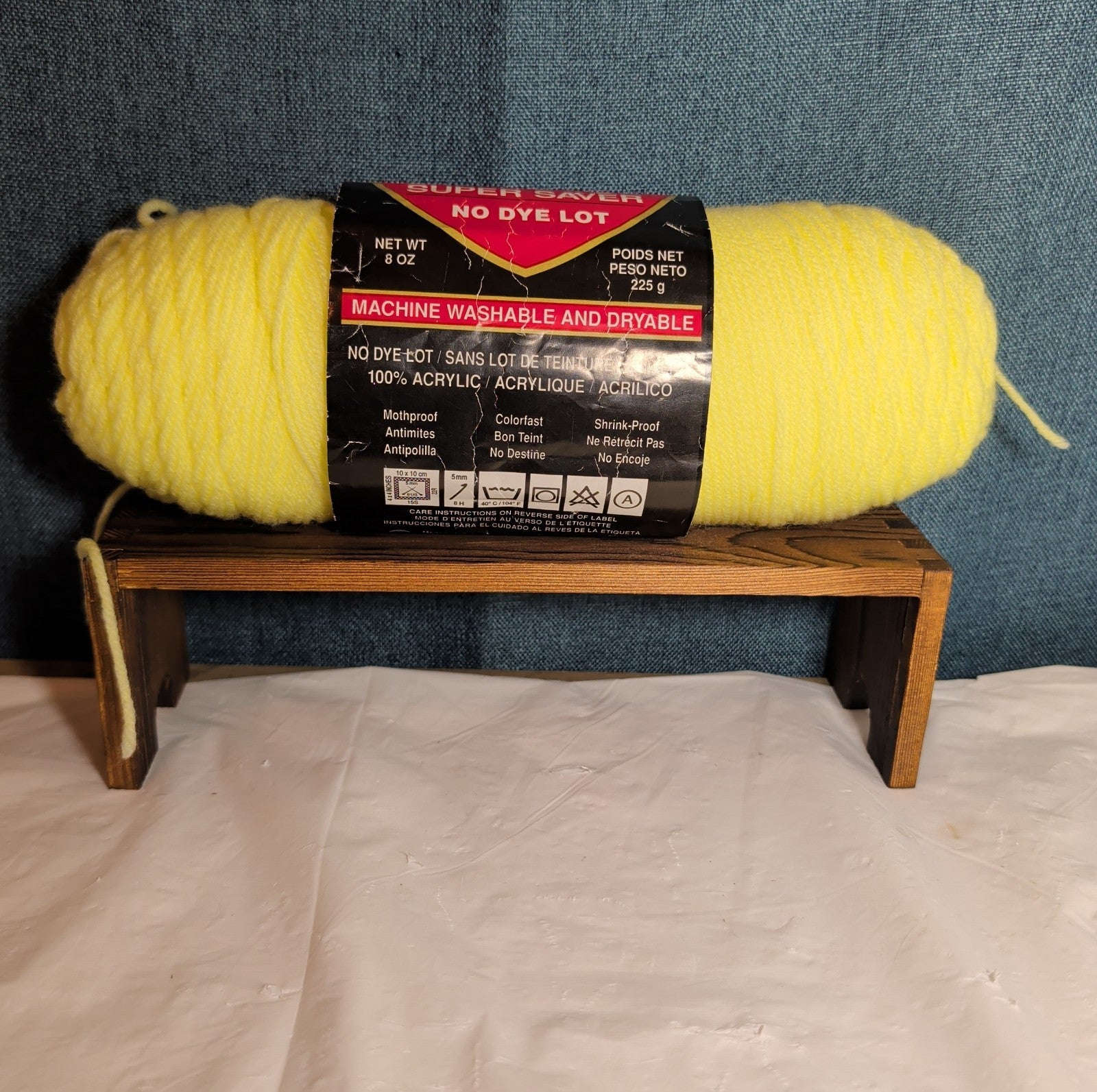 Red Heart Super Saver Pale Yellow 8oz Acrylic Yarn Worsted NWT E300