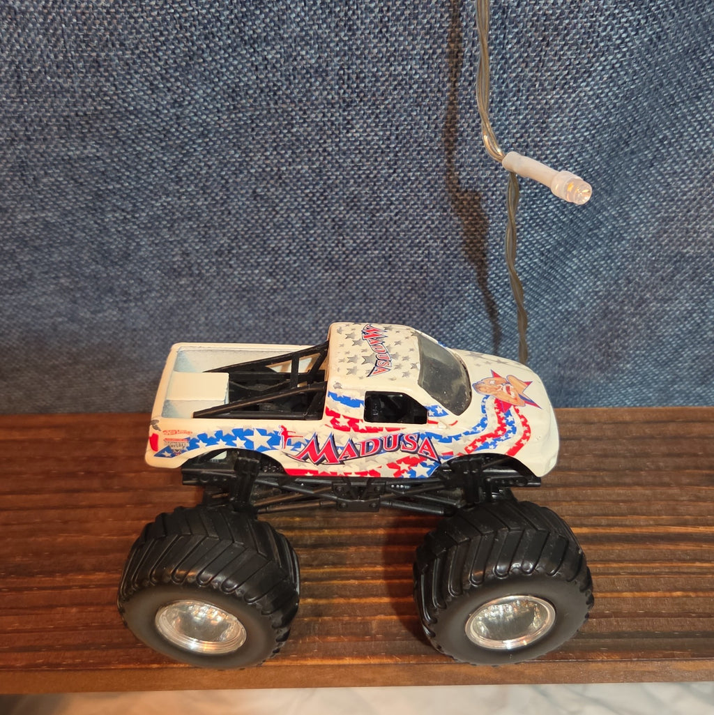 Hot Wheels Monster Jam Madusa Truck Diecast 2011