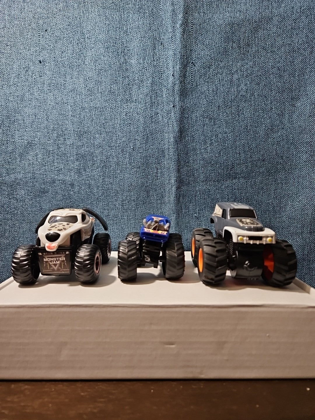3-Piece Monster Truck Set | Hot Wheels Twin Mill & Howlin' Heat
