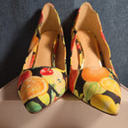 Liliana Fruit Print Pumps 8.5 Scalloped Stiletto Heels Watercolor Fruit Salad