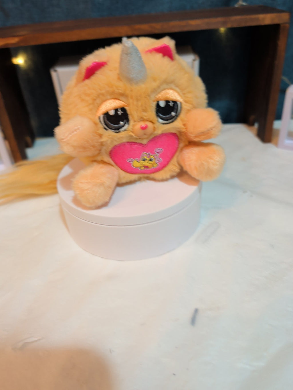 Zuru Rainbocorns Kittycorn Clover w/wings Surprise w/long furry beige tail