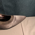 J Renee Silver Sparkly Bow Pumps 8.5 M Pointed Toe Metallic Satin