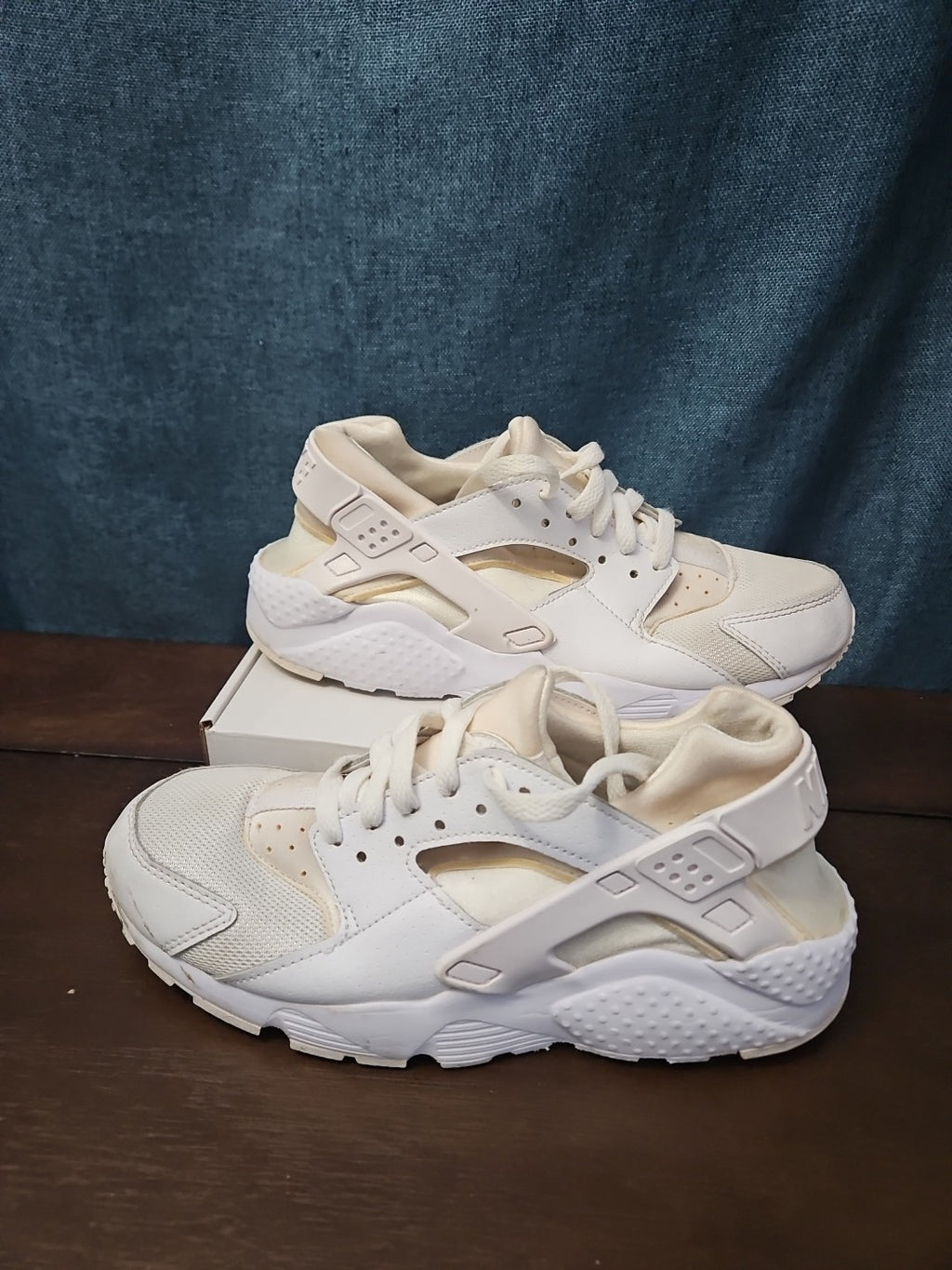 Nike Air Huarache Triple White GS 654275-110 Size 6.5Y | Women's 8 | Retro