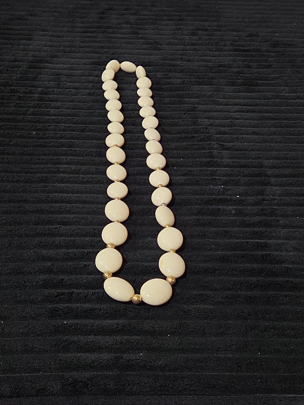 Vintage Cream Lucite Bead Necklace Graduated Flat Oval Disc Chain 32" No Clasp