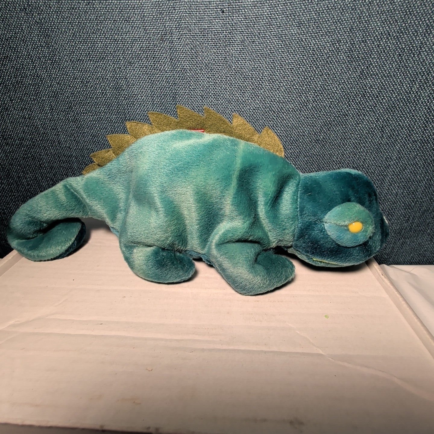 TY Beanie Baby - IGGY the Iguana (dark fabric w/ spikes) (9.5 inch) - MWMTs