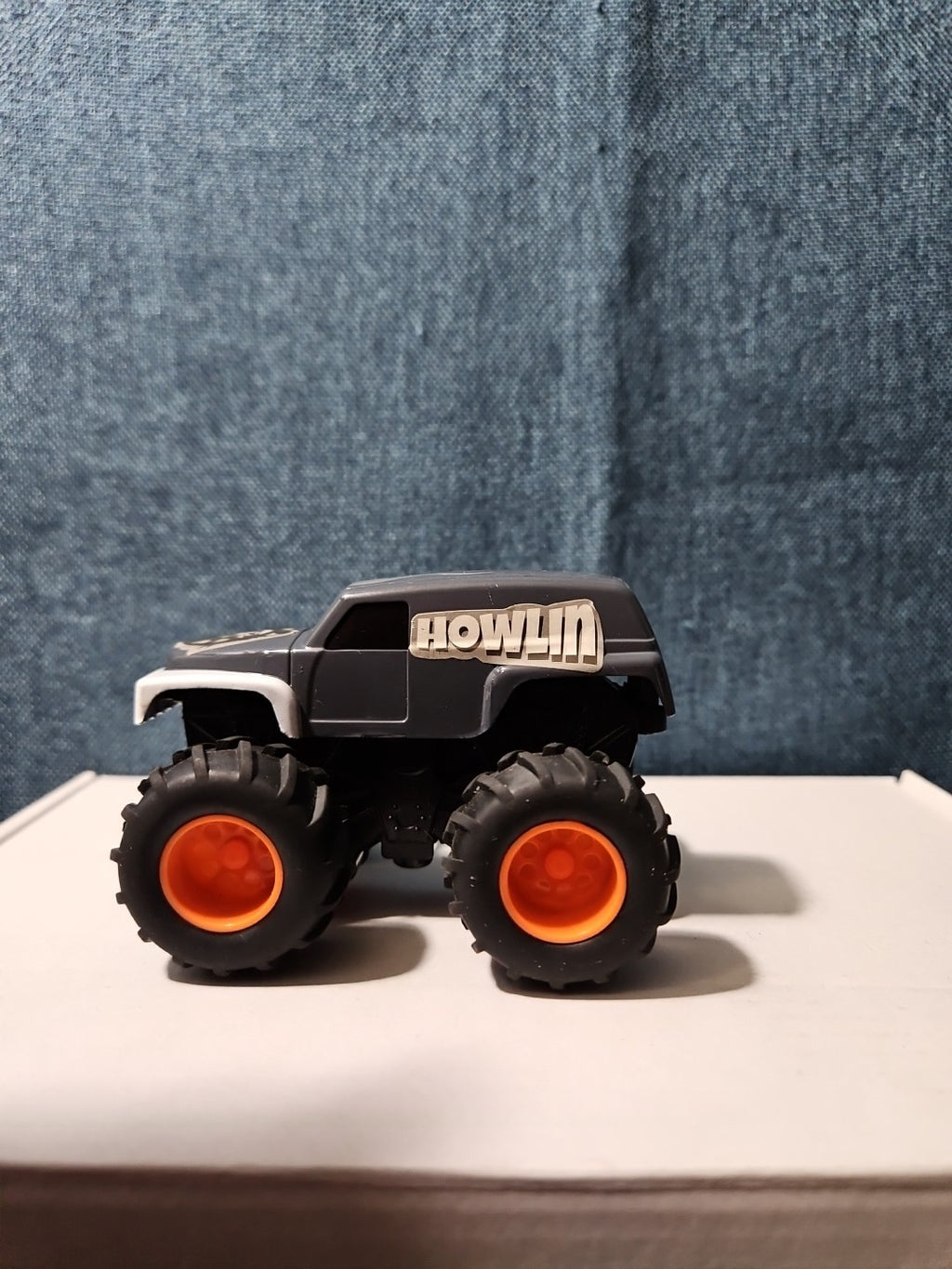 3-Piece Monster Truck Set | Hot Wheels Twin Mill & Howlin' Heat