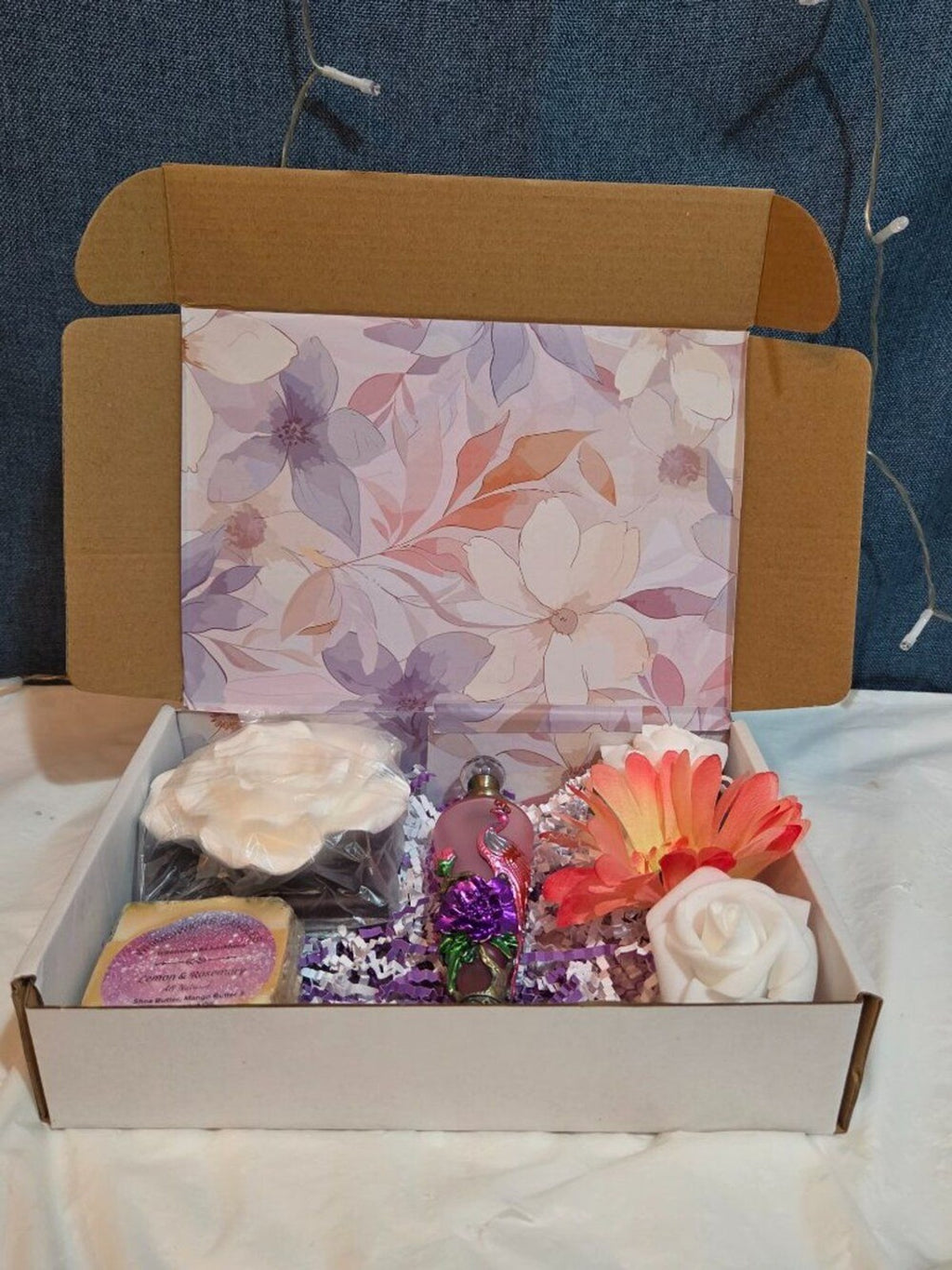 Luxe Fragrance Oil Spa Bundle 30ml Vintage Glass Bottle, Flower Diffuser & Soap