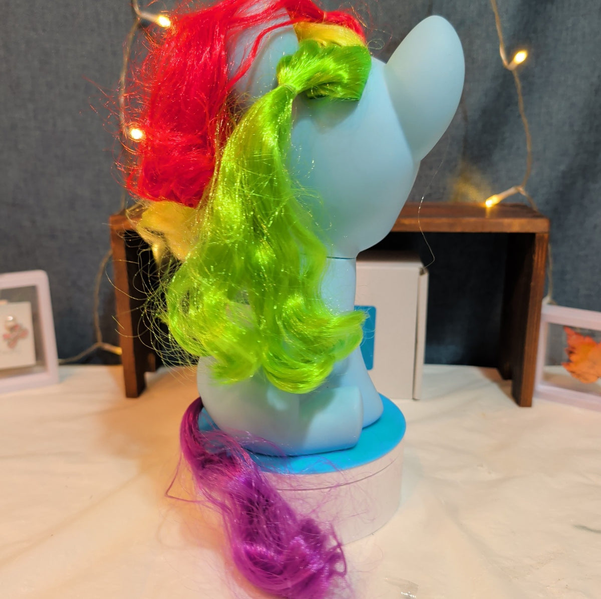 Hasbro My Little Pony Rainbow Dash 9" Glitter Wings Sitting 2018