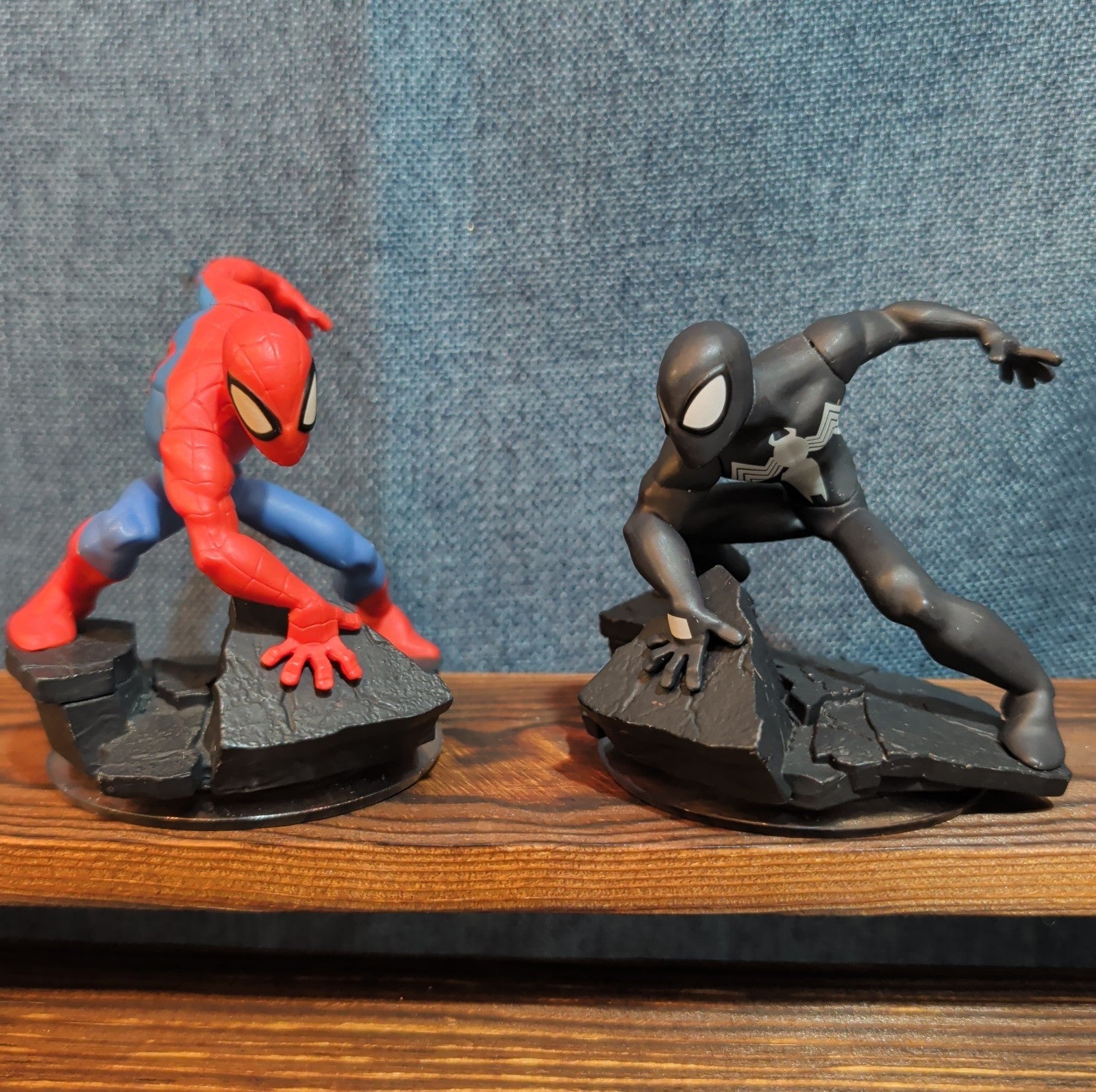 Disney Infinity 2.0 Spider-Man Black Red Suit 2 Figure Lot PVC Loose