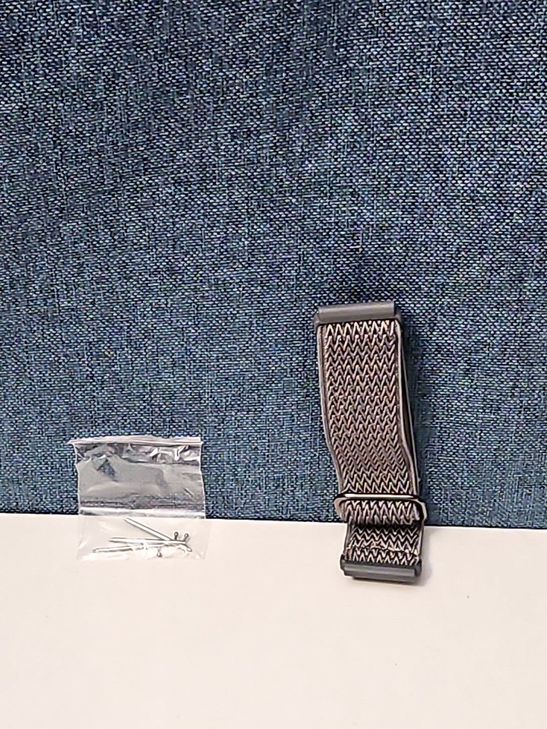 Fitbit Versa 1 / 2 / Lite Watch Band | Stretchy Elastic Nylon Strap | Dark Grey