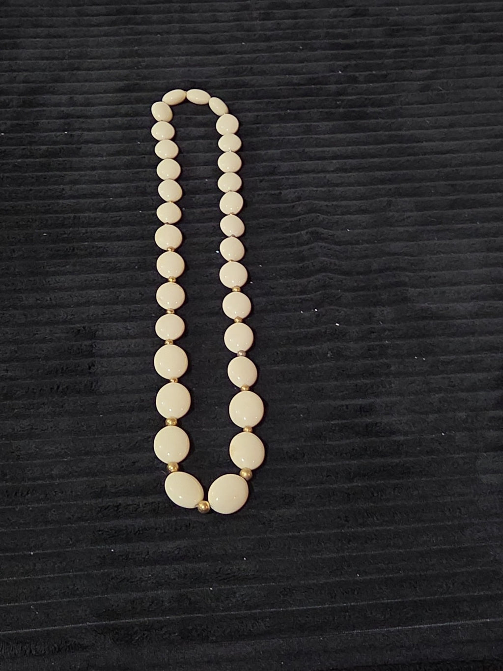 Vintage Cream Lucite Bead Necklace Graduated Flat Oval Disc Chain 32" No Clasp