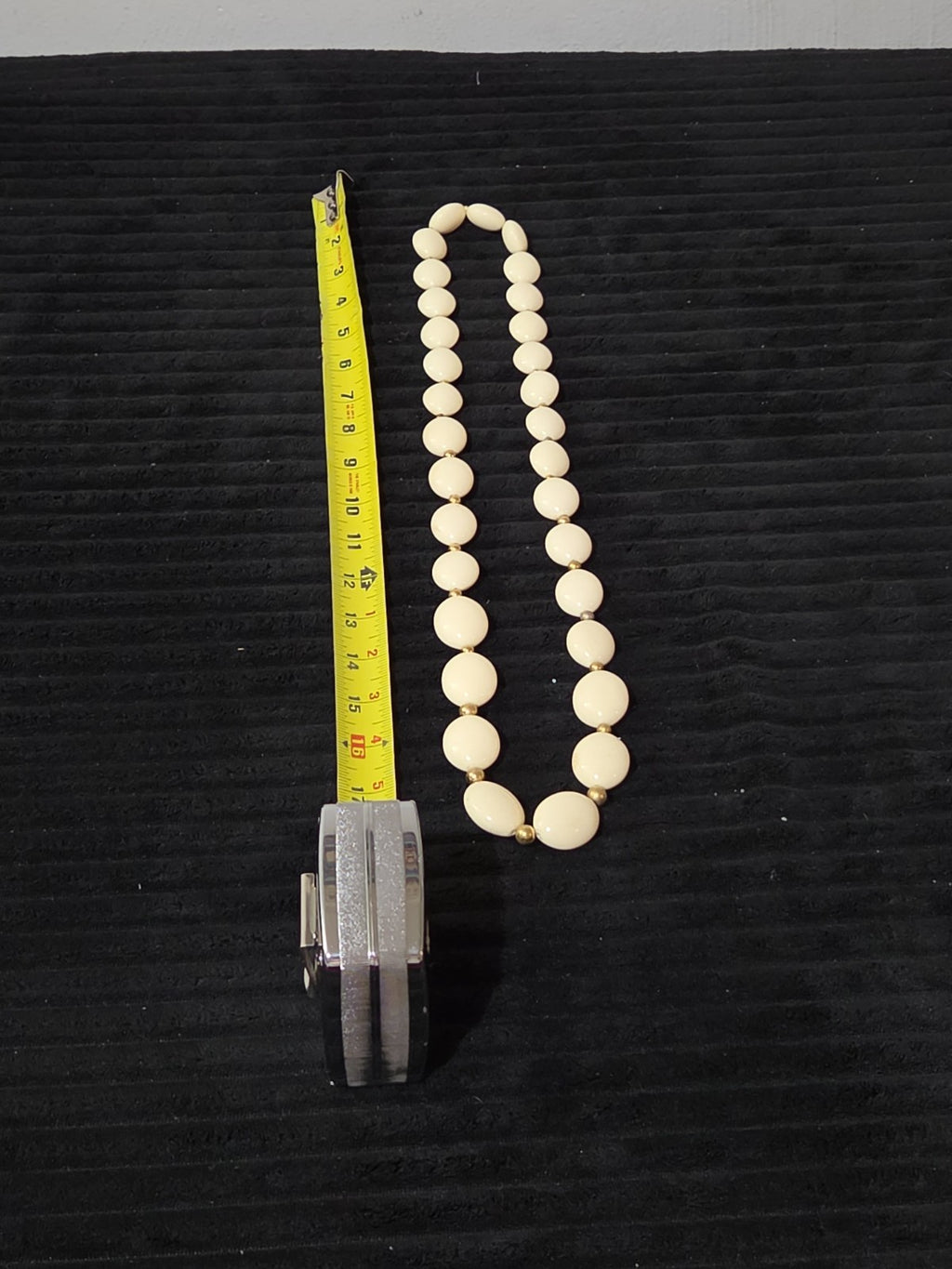 Vintage Cream Lucite Bead Necklace Graduated Flat Oval Disc Chain 32" No Clasp