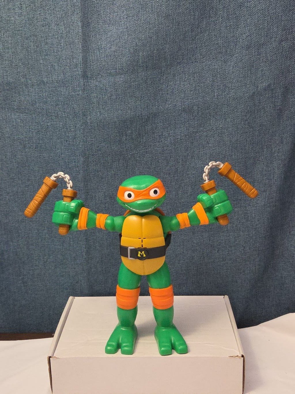 Teenage Mutant Ninja Turtles TMNT Stretch N Shout Michelangelo Talking Figure