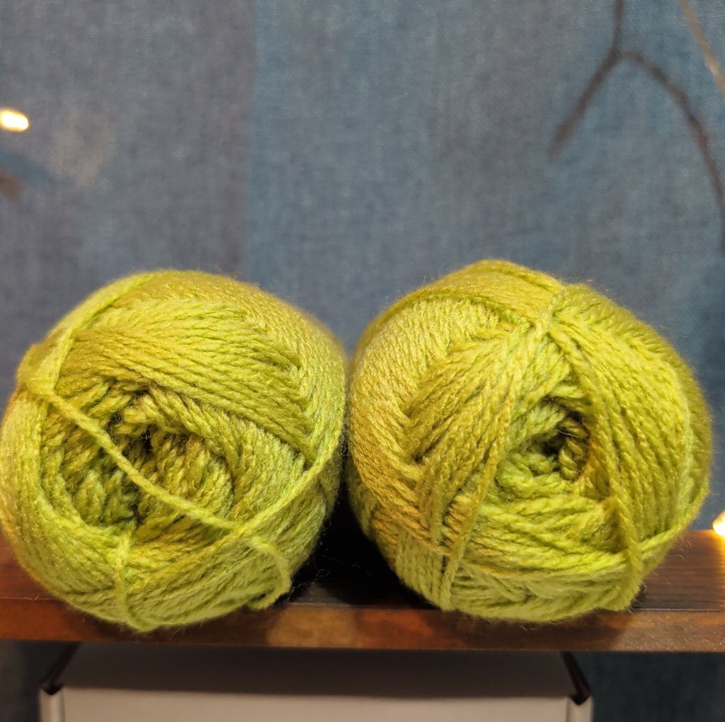 Herrschners Afghan Yarn 2 Ply Celadon Green Acrylic 2 Skein Lot 0046