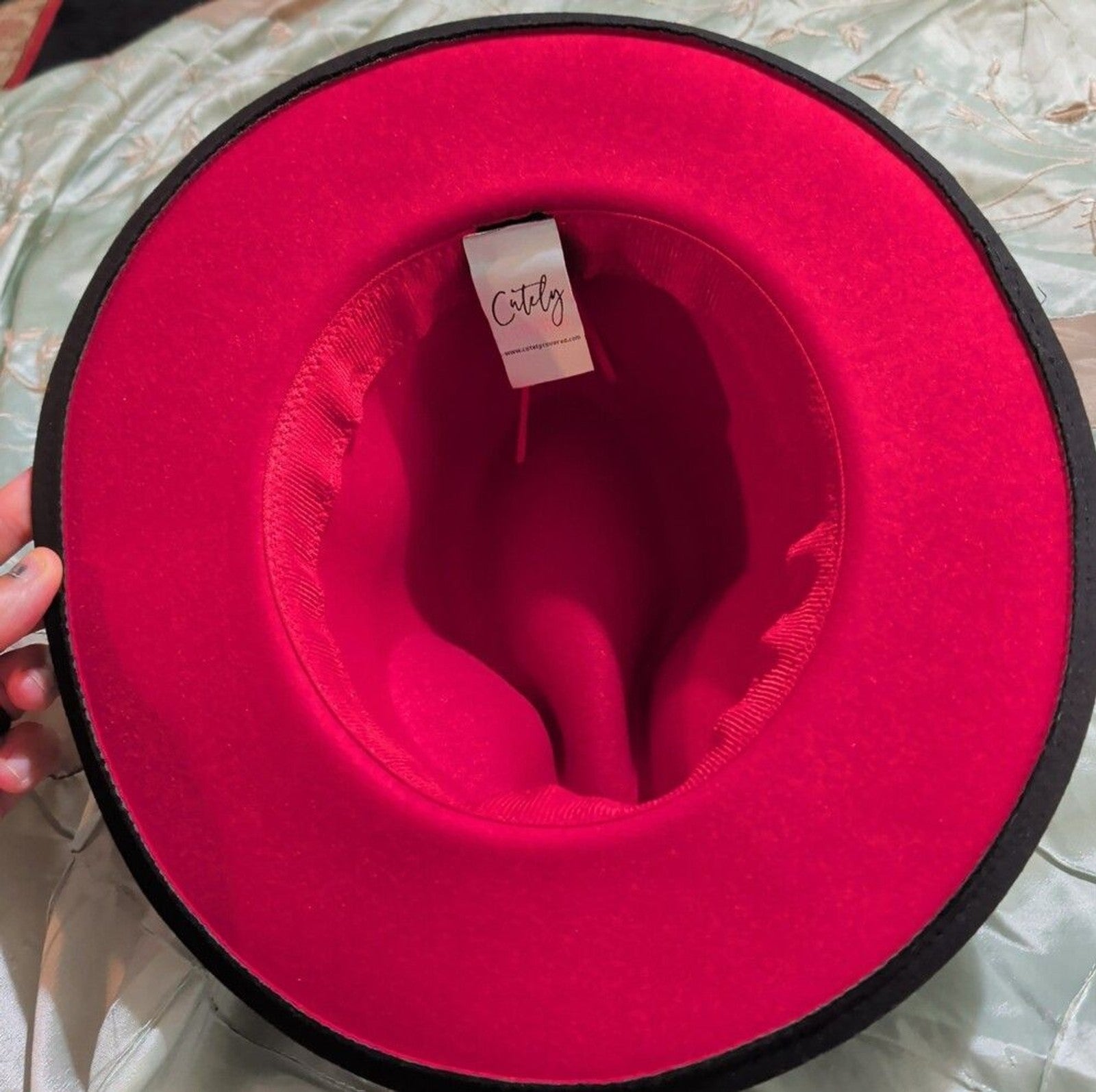 Cutely Covered Red Bottom Black Cowboy Hat Felt Wide Brim Fedora Medium Used