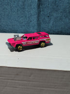 Hot Wheels Cruise Bruiser Pink | 2015 HW Wagons Demolition Derby | Loose Diecast