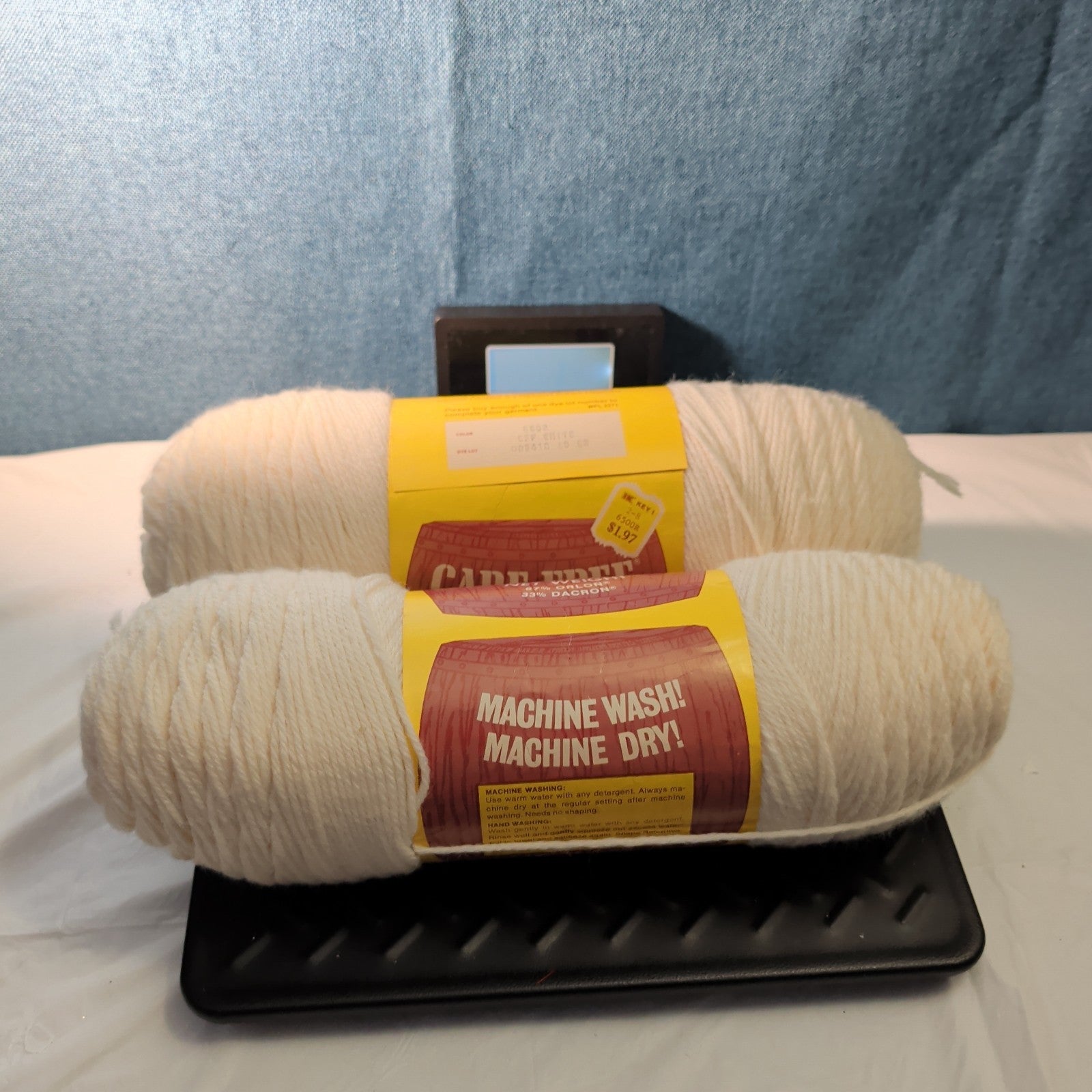 Vintage Care-Free Yarn 4-Ply Worsted Off White Lot 2 Skeins 18oz Total NOS Orlon