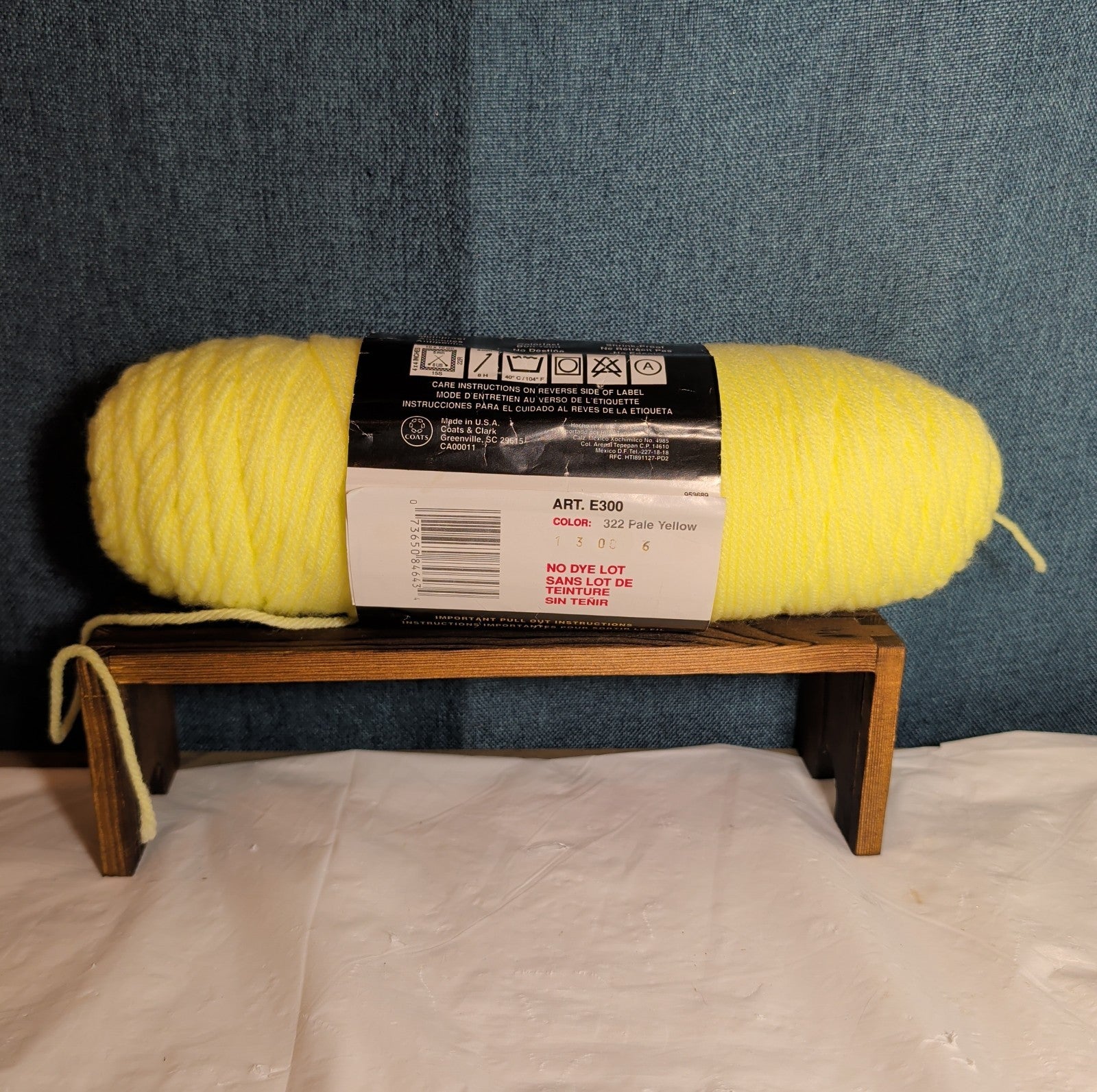 Red Heart Super Saver Pale Yellow 8oz Acrylic Yarn Worsted NWT E300