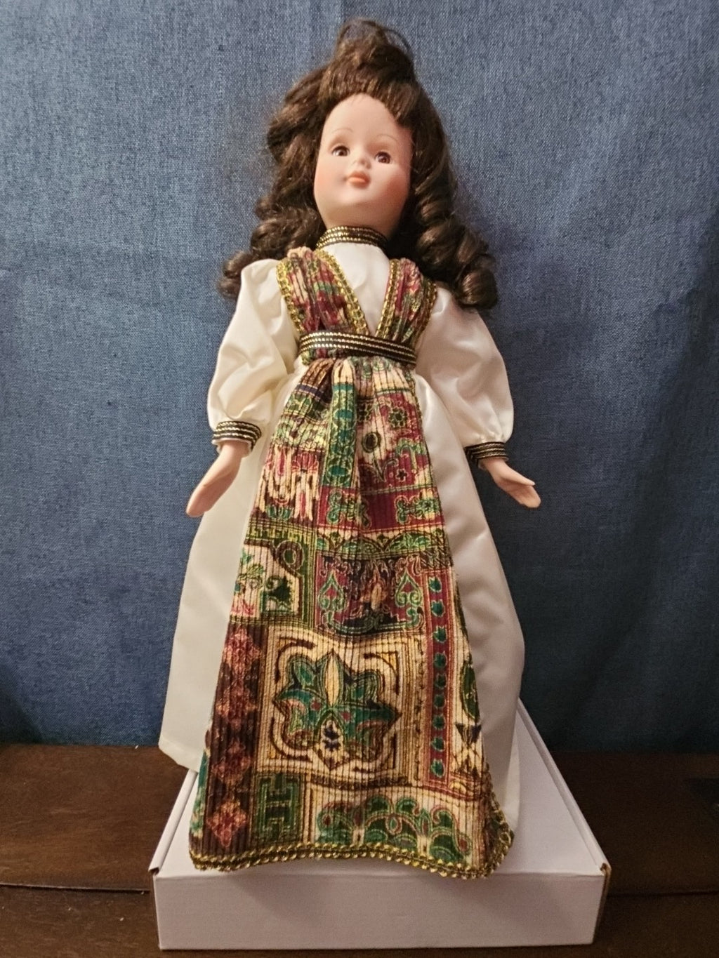 Vintage 1991 House of Lloyd "Juliet" 16" Porcelain Doll | Renaissance Tapestry
