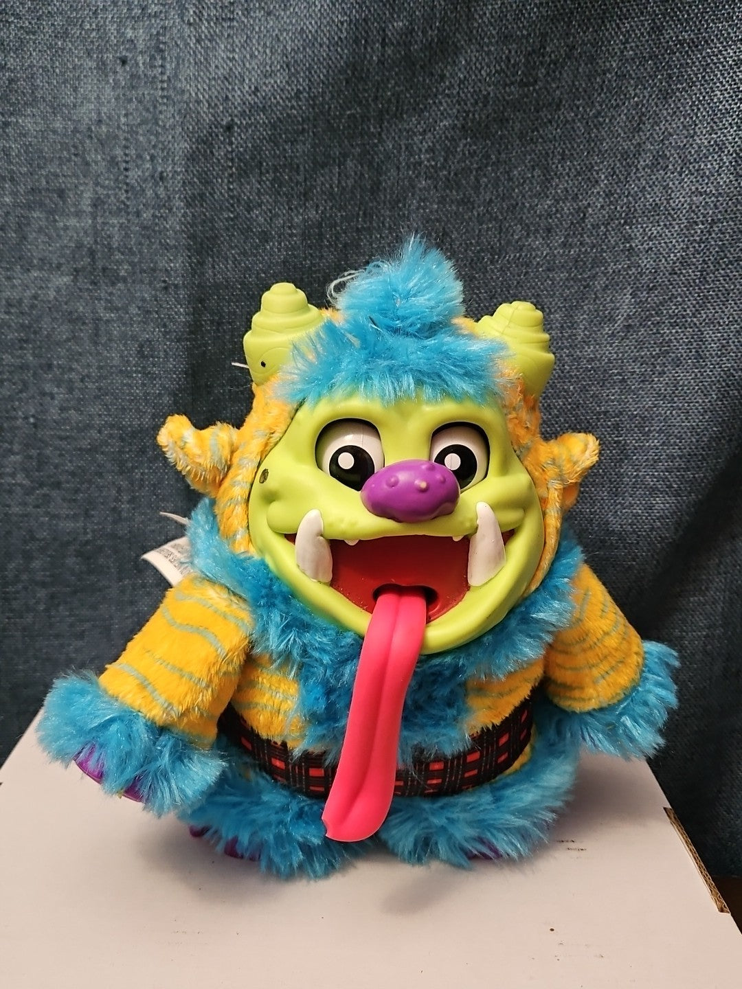 Crate Creatures Surprise Snort Hog | Interactive Monster Toy | Green Blue |