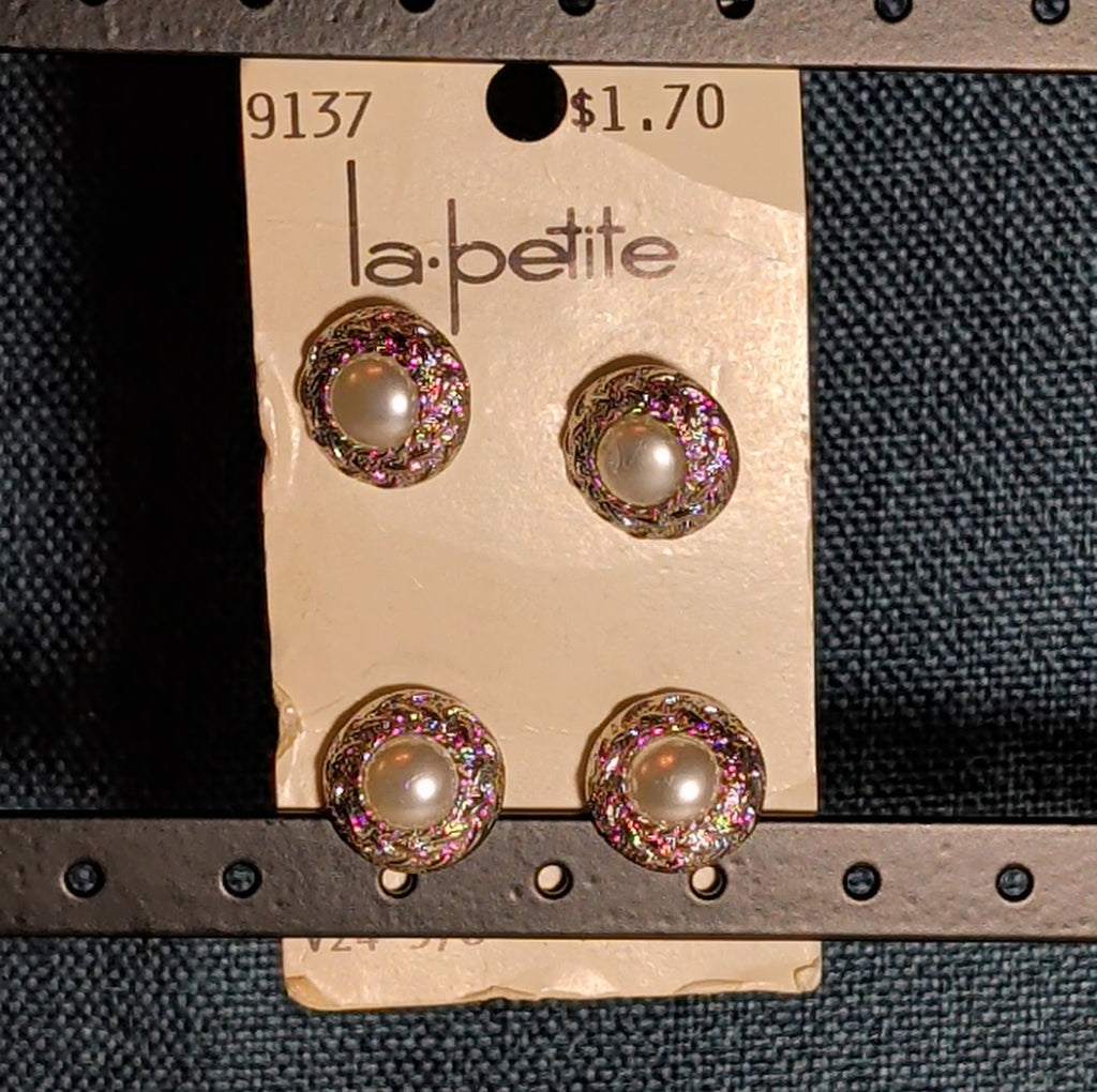 La Petite Vintage Buttons 9137 Faux Pearl Silver Tone Rim Set of 4