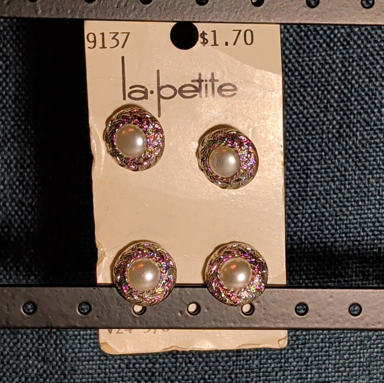 La Petite Vintage Buttons 9137 Faux Pearl Silver Tone Rim Set of 4