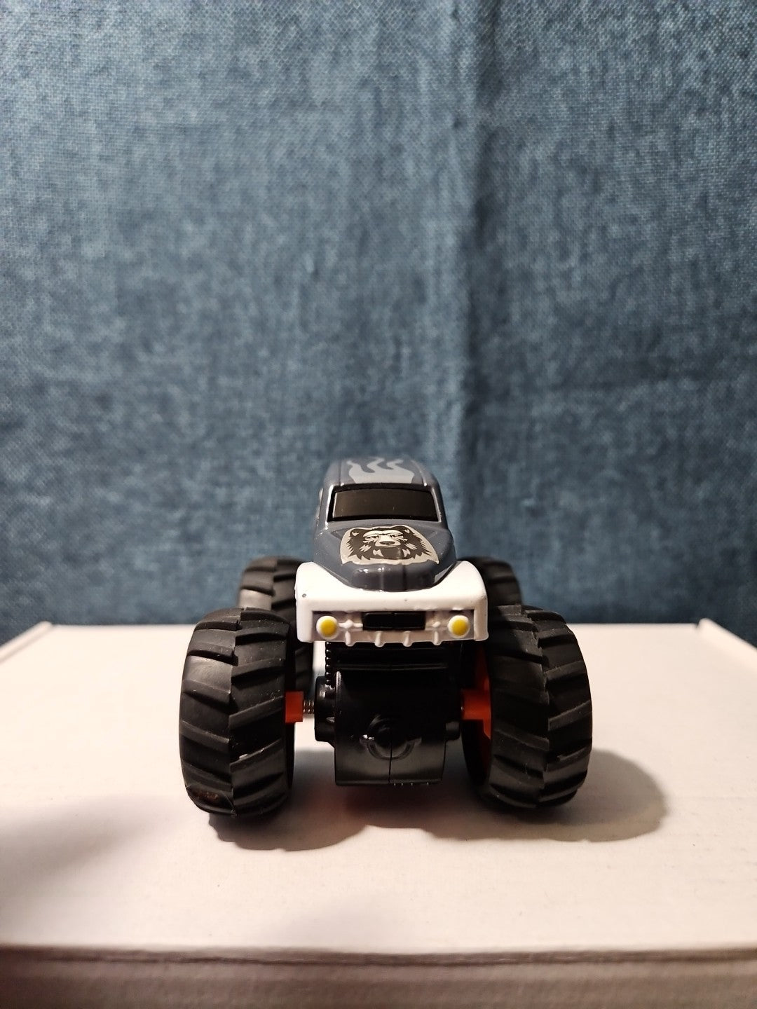 3-Piece Monster Truck Set | Hot Wheels Twin Mill & Howlin' Heat