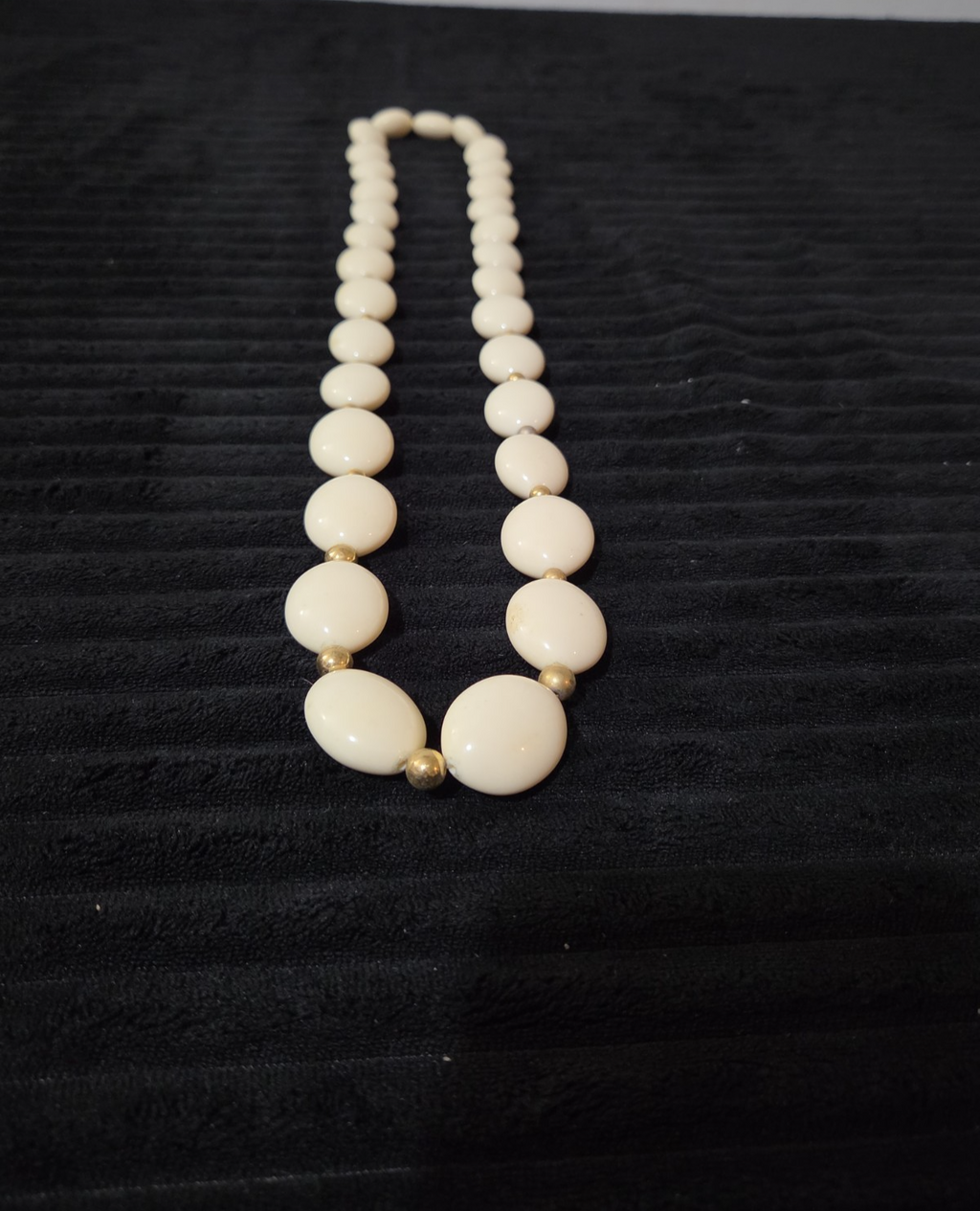 Vintage Cream Lucite Bead Necklace Graduated Flat Oval Disc Chain 32" No Clasp