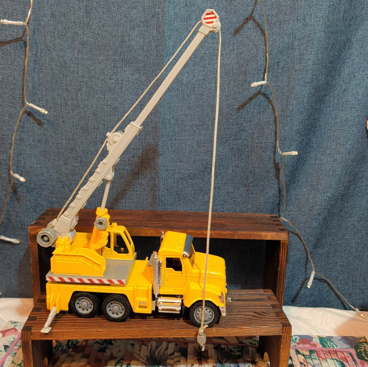 DRIVEN by Battat Standard Crane Truck Yellow Construction Toy