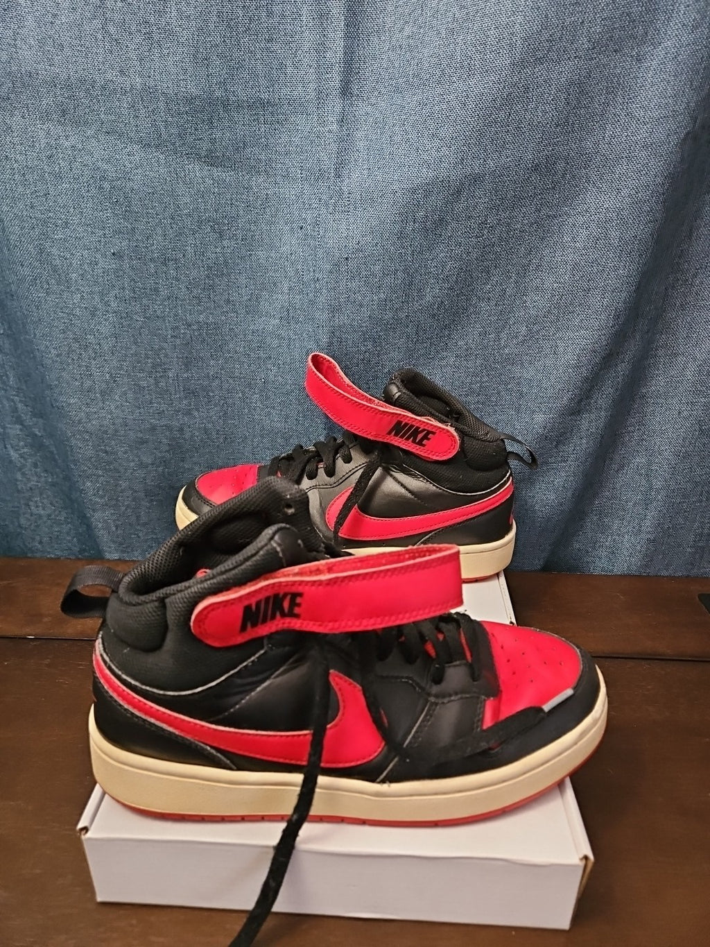 Nike Court Borough Mid 2 GS Bred Black University Red Size 6Y