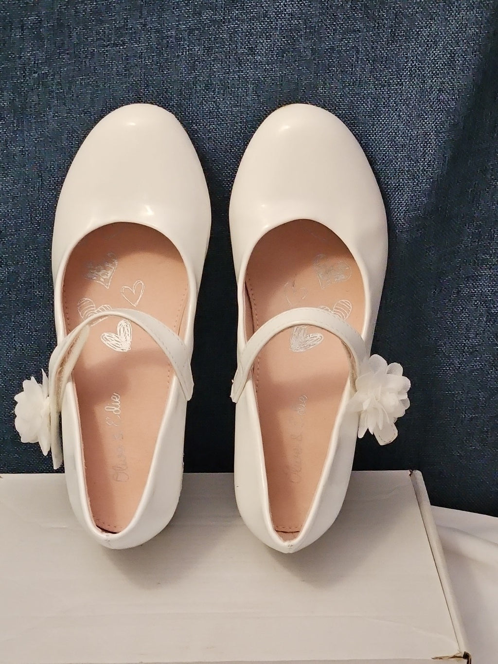 Olive & Edie Girls White Patent Heidie Pump Size 2 | Sparkly Glitter Heel Mary J